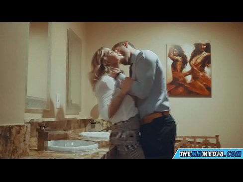 ❤️ Ina whakawaia koe e te kakaho tetona i roto i te wharepaku whanui ️❌ Porno i mi.porn-list.ru
